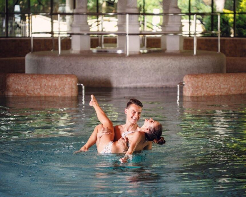 Плувен басейн Manor House Spa без хлор