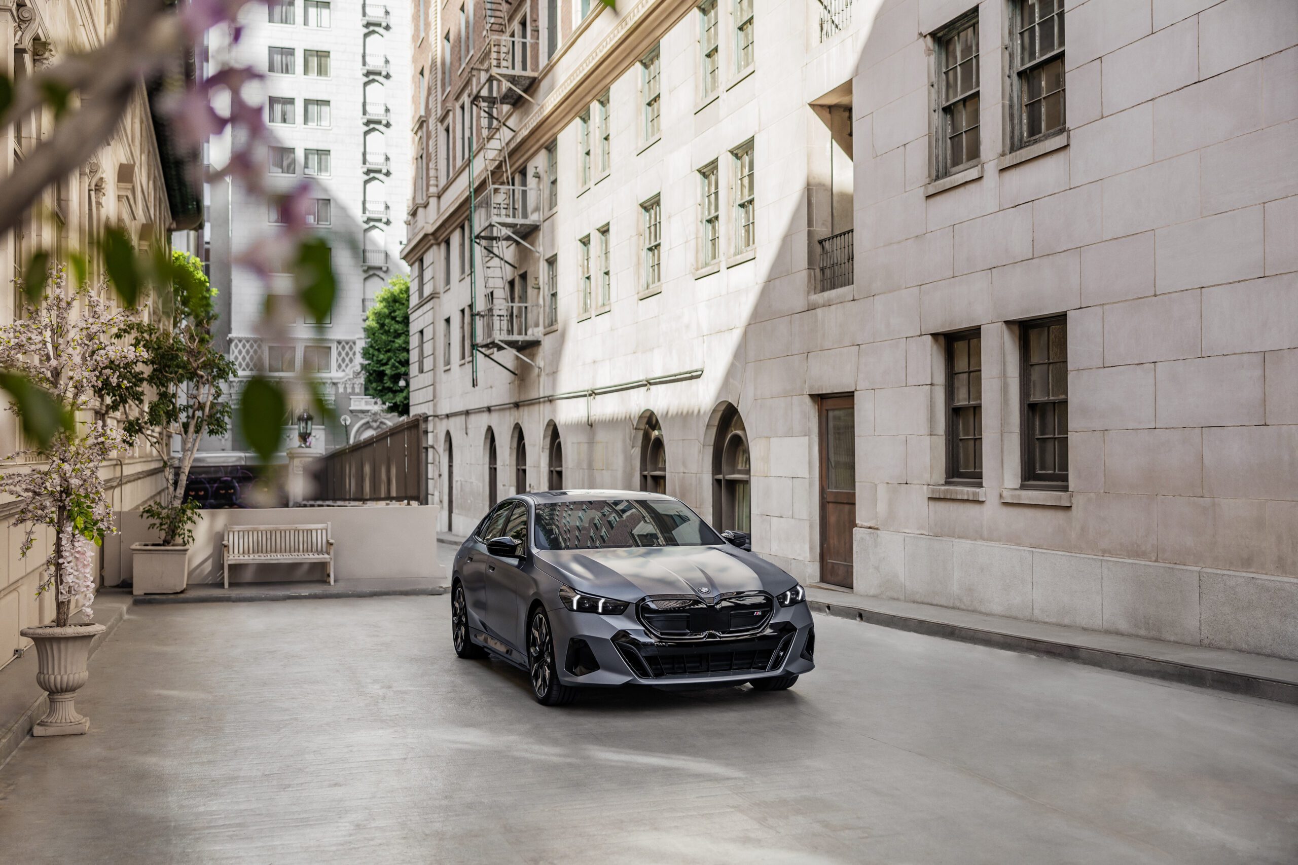 Кристофър Уокън реклама за BMW и мащабирана