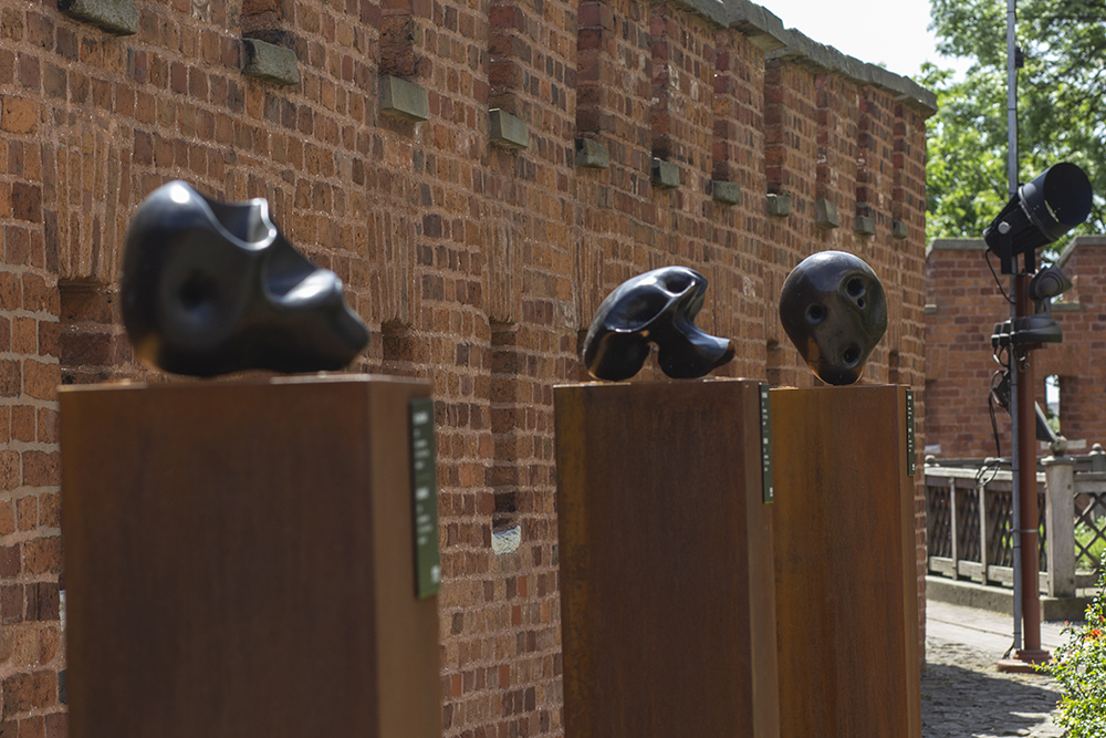 Бексински. Скулптури Документация20малки