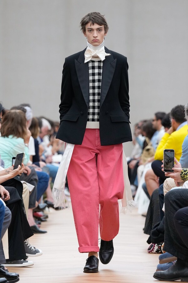 Джонатан Андерсън за Dior8