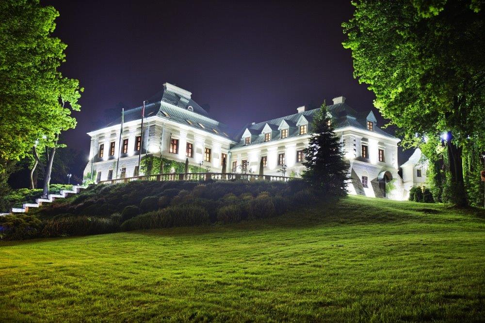 Manor House Spa Odrowążów Palace Интернет през нощта