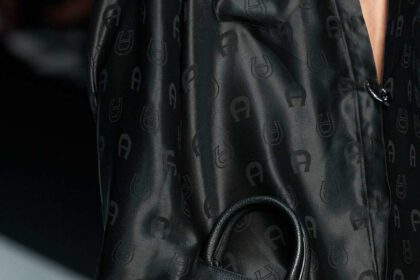 Престижна дамска чанта от марката Aigner