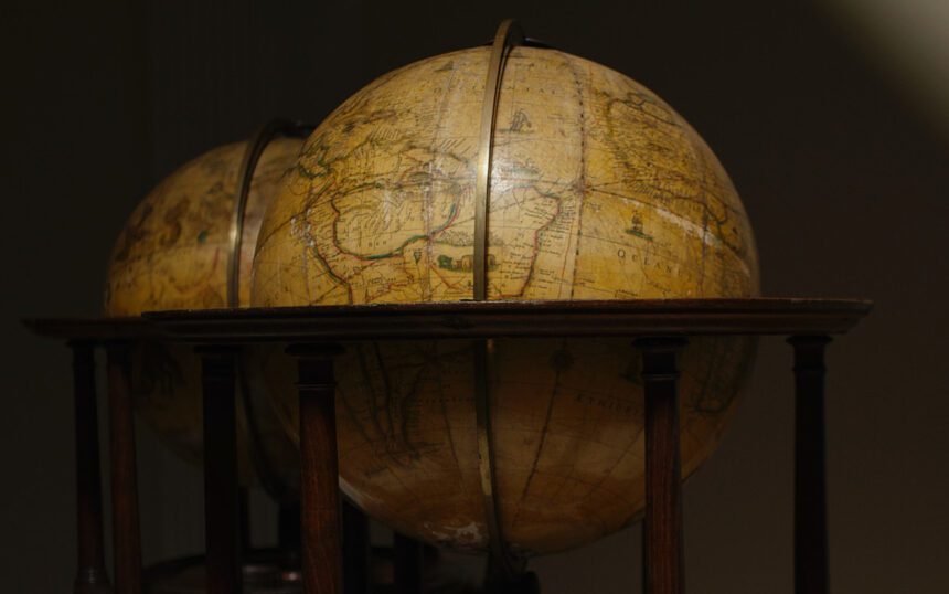 Исторически търг на глобуси в Charites