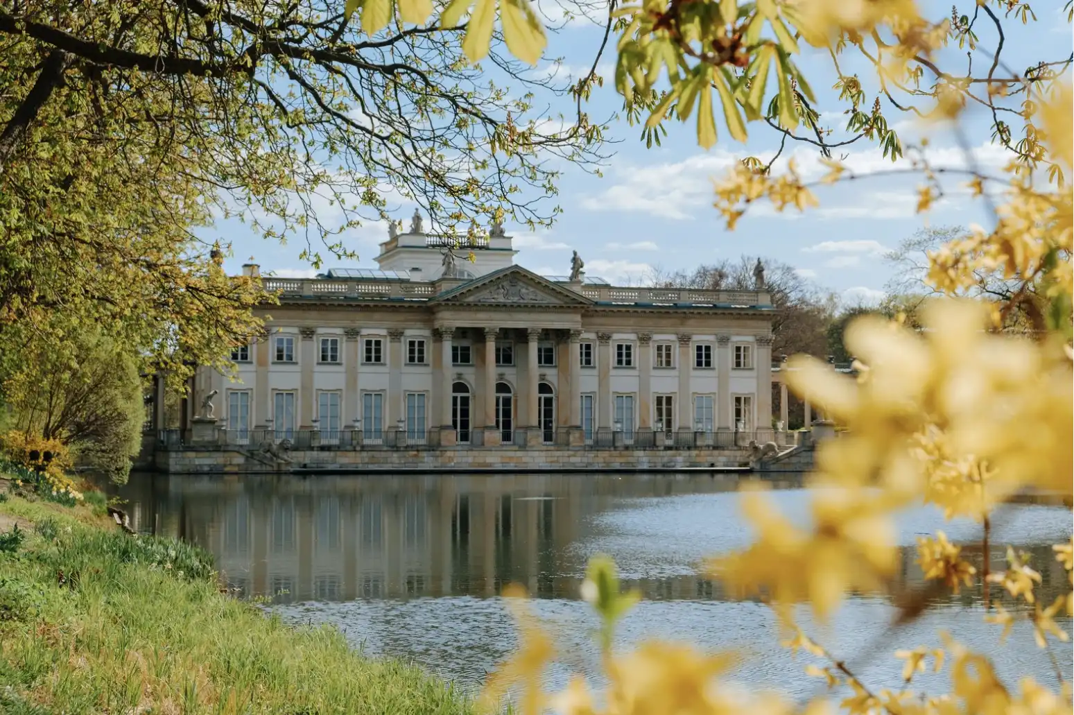 Warsaw Mokotow Lazienki Krolewskie Gold Pearl Недвижими имоти