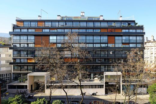 Имоти в Женева