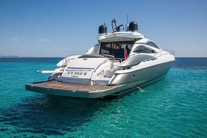 Луксозна интелигентна яхта