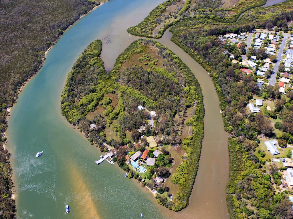 Престой на Makepeace Island