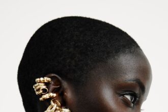 Balenciaga Resort 2027 Лукбук
