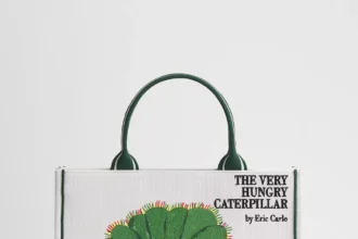 Dior Book Tote Когато книгата се превръща в мода